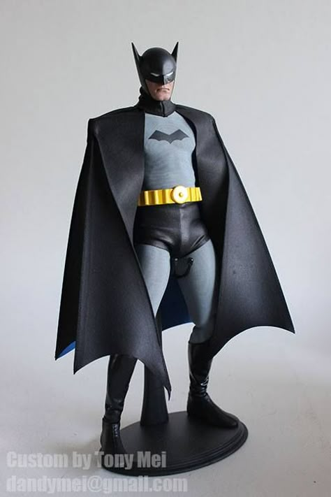 First Appearance Batman, Batman First Appearance, Batman Art Drawing, Batman Concept Art, Batman Statue, Dc Comics Action Figures, Batman Costumes, Batman Collectibles, Batman Concept