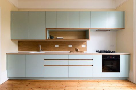 Kitchen Design Idea: Cabinet Reveals Kitchen Hob, Plywood Kitchen, Kabinet Dapur, London Kitchen, Plywood Cabinets, Classic Kitchen, Plywood Furniture, Kitchen Doors, Bespoke Kitchens