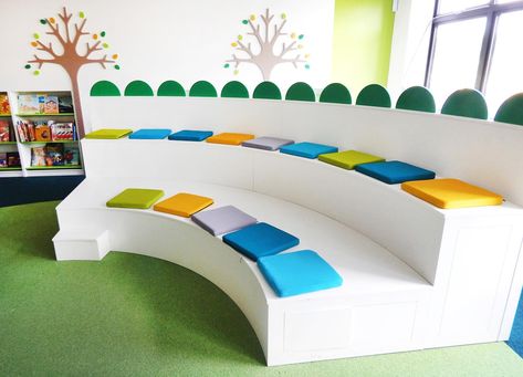 Multi-functional School Library Design Case Study Daycare Seating Ideas, Kindergarten Library Design, Library For Kids, School Design Ideas, Kid Design, Children Library Design, School Library Design Interior, Education Design Interior, Preschool Designs