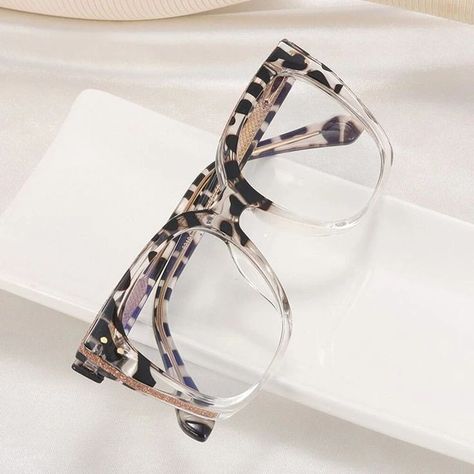 Trendy Eyeglasses For Women, Warby Parker Glasses Women, Oversized Glasses Frames, Warby Parker Glasses, Eyewear Inspiration, Glasses Fashion Eyewear, Leopard Glasses, Glasses Frames Trendy, Classy Glasses