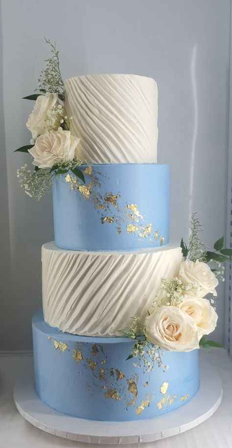 Sky Blue Wedding Cake Ideas, Wedding Cake Sky Blue, Sweet 16 Blue And White Theme, Dusty Blue And Gold Wedding Cake, Blue And White Cake Design, Sky Blue Wedding Cake, Baby Blue Wedding Cake, Blue Themed Wedding Cake, Blue Theme Cake