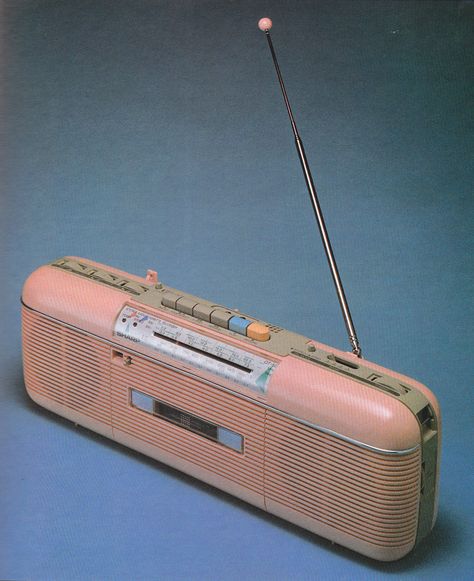 I think I had this radio & I believe it was just after getting my gigantic boom box! QT50 radio cassette recorder designed in 1984 by Sharp Boom Box Aesthetic, Pink Radio, 1980s Interior, 1980s Aesthetic, Antique Radios, Bank Teller, Steel Magnolias, Boom Box, Retro Radio