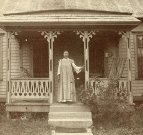 The Real "Ma" and "Pa": Photos show the real people from ‘Little House On The Prairie’ Ingalls Family, Little House On The Prairie, Laura Ingalls Wilder, Laura Ingalls, House Book, The Porch, History Lessons, Old West, Little House