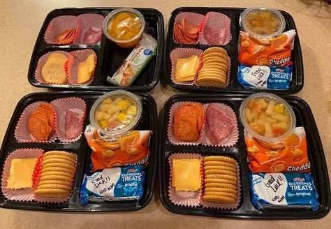 Snack Pack Ideas, Roadtrip Snacks, Easy Lunches For Kids, Kids Lunch Box Meals, Kindergarten Lunch, Baby Lunch, Girls Lunch, School Lunch Recipes, Lunch Prep