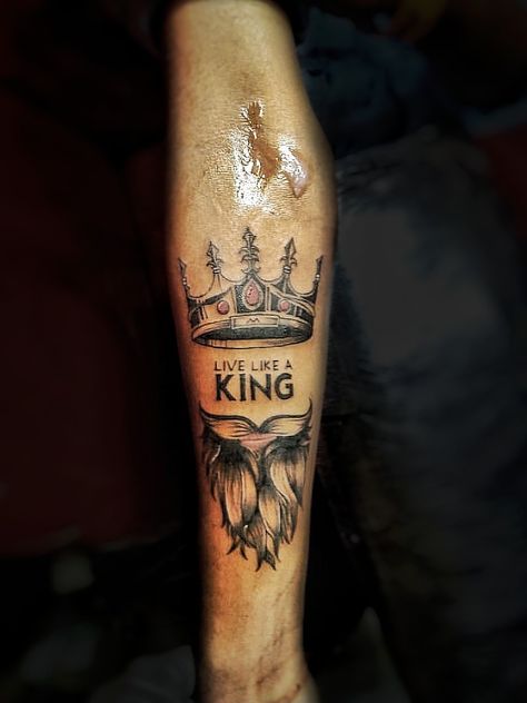 Rahul Tattoo, Crown Tattoo Ideas, Queen Crown Tattoo, King Tattoo, King Tattoos, Crown Tattoo, A King, Mini Tattoos, Skull Tattoo