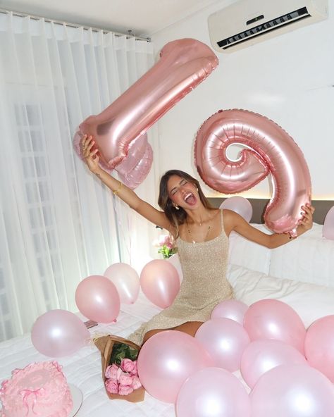 Beca Oliveira (@nottrebeca_) • Instagram photos and videos Sweet Sixteen Birthday Party Ideas, Girly Birthday Party, 20th Birthday Party, Cute Birthday Pictures, Cute Birthday Ideas, Birthday Babe, Bday Party Theme, Pink Birthday Party, 19th Birthday