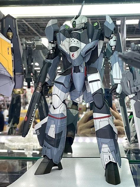 Robotech Cyclone, Cyclone Art, Macross Valkyrie, Japanese Robot, Air Craft, Robotech Macross, Modeling Tips, Robot Design, Star Wars Darth