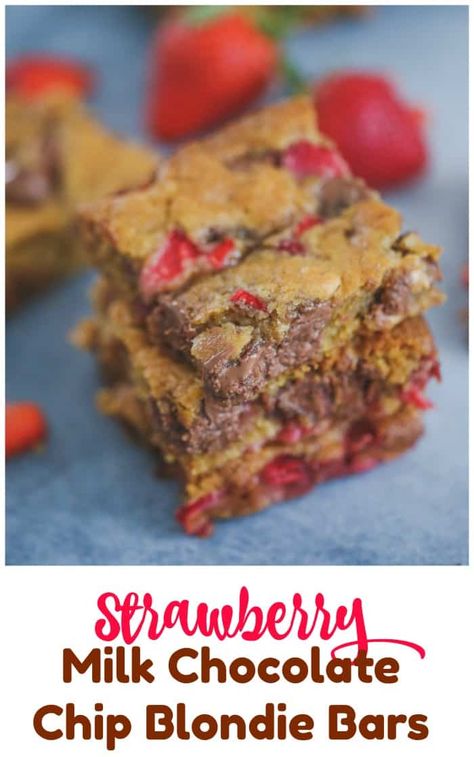 Strawberry Milk Chocolate Chip Blondie Bars Chocolate Chip Blondies Recipe, Chocolate Breakfast Muffins, Easy Strawberry Dessert, Strawberry Chocolate Chip, Blondie Bars, Chocolate Blondies, Strawberry Shortcake Ice Cream, Blondie Bar, Bars Chocolate