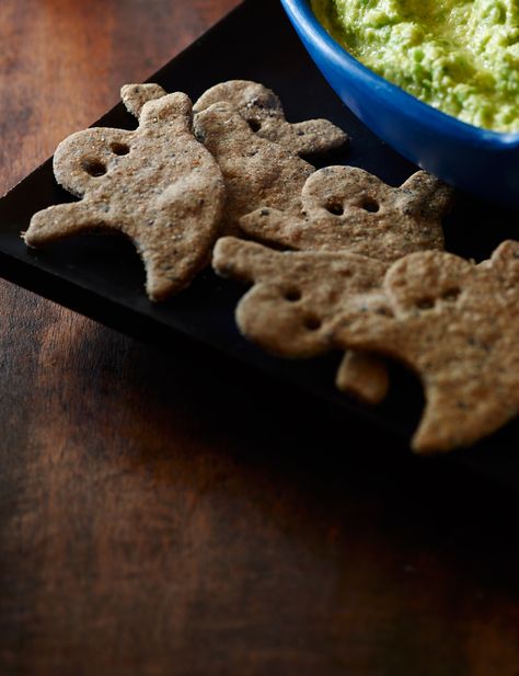 Creepy Crackers The Human Centipede, Gluten Free Halloween, Vegan Halloween, Cooking Advice, Halloween Baking, Entertaining Friends, Cookery Books, Sunday Roast, Halloween Food