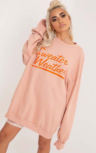 SWEATER WEATHER Slogan Dusty Coral Sweatshirt Maroon Outfit, Dusty Coral, Light Pink Top, Coral Sweater, Light Pink Tops, Slogan Sweatshirt, Red Sweatshirt, Light Coral, Cute Crop Tops