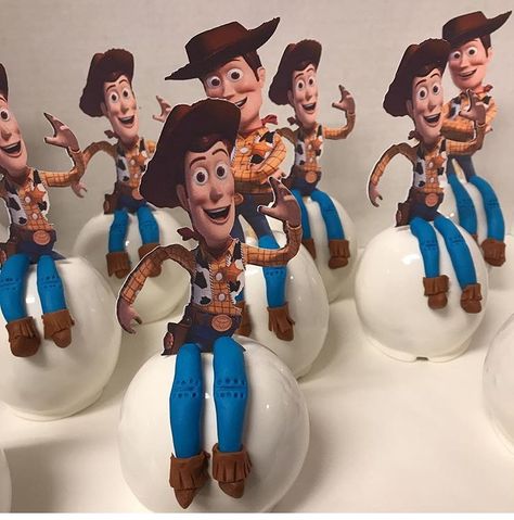 Toy story woody themed candy apples Toy Story Candy Apples, Carmel Candy, Candied Apples, Toy Story Woody, Chocolate Apples, Toy Story Theme, Themed Food, Woody Toy Story, Party Toys