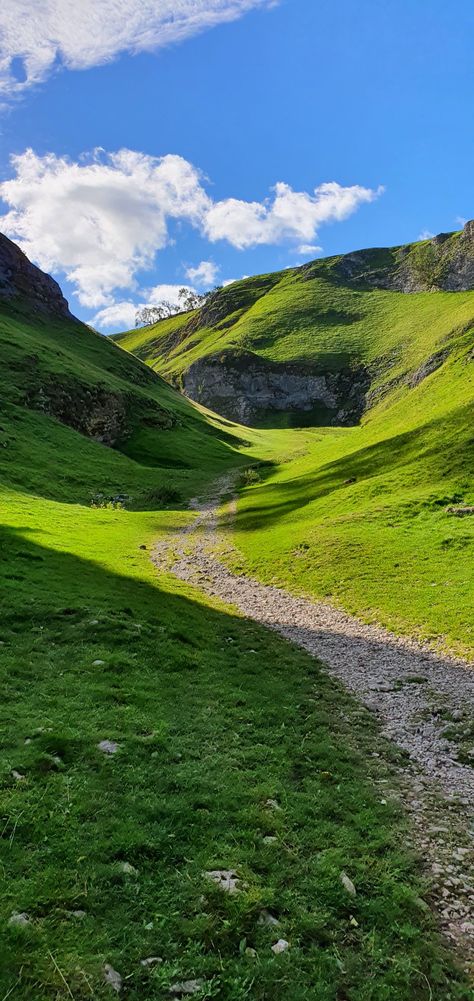 Peveril Castle, Mam Tor, Peak District National Park, Hope Valley, Hills And Valleys, Peak District, What A Wonderful World, Instagram Highlights, Place To Visit