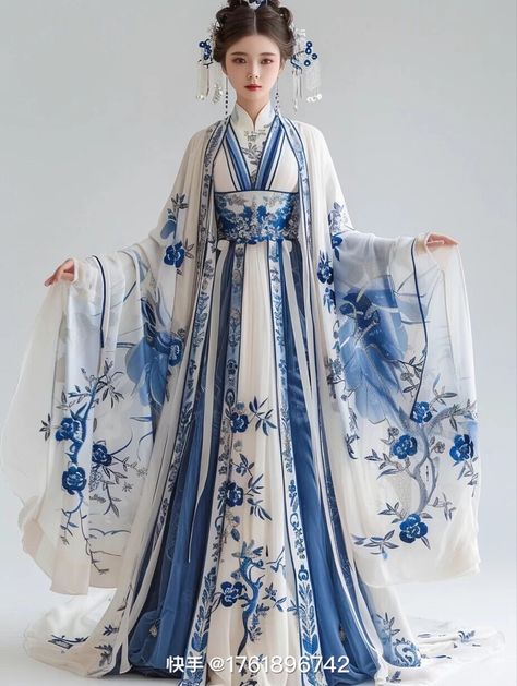 Chinese Traditional Dress Princesses, Chinese Empress Dress, Blue Hanfu, Royalty Clothing, Culture Outfits, Empress Dress, Traditional Asian Dress, Fantasy Clothes, Ancient Chinese Dress