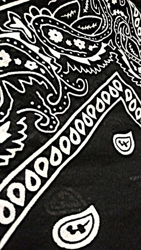 Emo aesthetic, dark, black Black Bandana Wallpaper, Bandana Wallpaper, Bandana Aesthetic, One Aesthetic, Skull Bandana, Famous Lifestyle, Black Bandana, Cholo Art, Chicano Art