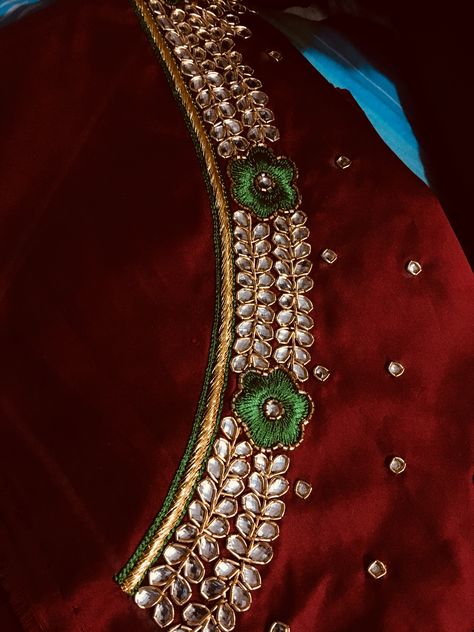 Kundan Work Dress Designs, Work On Red Blouse, Kundan Work Saree, Kundan Work Blouse Designs, Maggam Blouses, Boat Neck Blouse Design, Aari Design, Blouse Works, Pattu Saree Blouse Designs