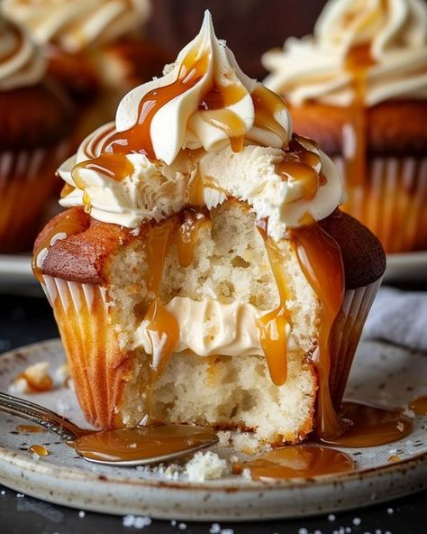 Pecan Cupcakes, Salted Caramel Recipes, Cream Cheese Cupcakes, Salted Caramel Cupcakes, Caramel Cupcakes, Caramel Cream, Caramel Creams, Cupcake Flavors, Butter Pecan