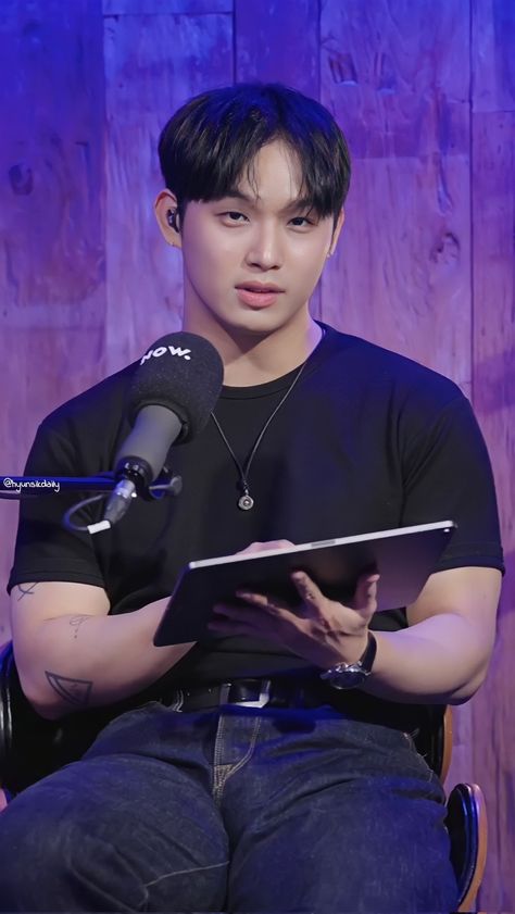 Btob Hyunsik, Hyunsik Btob, Im Hyunsik, Asian Man, Kpop Idols, Asian Men, K Idols, Boyfriend Material, Kpop Idol