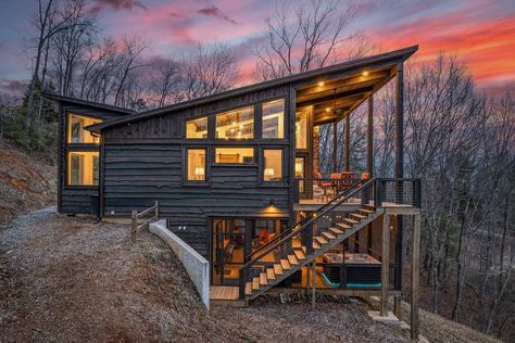 Knotty Pine - Gnarly Home Crafters House Built Into Hillside, Slope House Design, Sloping Lot House Plan, Slope House, Steel Frame House, Hillside House, House On Stilts, Mountain House Plans, Lake House Plans