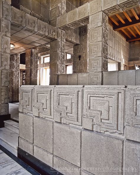 Photo Friday: Ennis House by Frank Lloyd Wright | Utah Style and Design Ennis House Frank Lloyd Wright, Frank Loyd Wright House, Frank Loyd Wright Interior, Alberto Viani, Frank Loyd Wright Houses, Lloyd Wright Architecture, Frank Lloyd Wright Interior, Frank Lloyd Wright Art, Frank Lloyd Wright Stained Glass