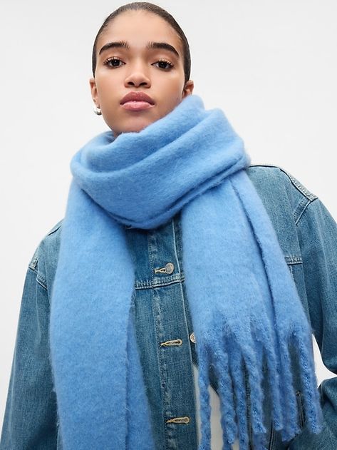 Chunky Scarf Blue Chunky Scarf, Sweater Scarf Outfit, Blue Scarf Outfit, Winter Scarf Outfit, Thick Scarves, Scarf Aesthetic, Scarf Outfit Winter, Light Blue Scarf, Fluffy Scarf