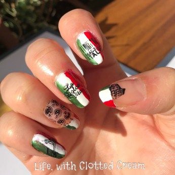 Italian Nail Art Italian Manicure, Italian Nails, Make Pasta From Scratch, Pasta From Scratch, Flag Nails, Make Pasta, Italian Theme, Circle Mehndi Designs, Italian Flag