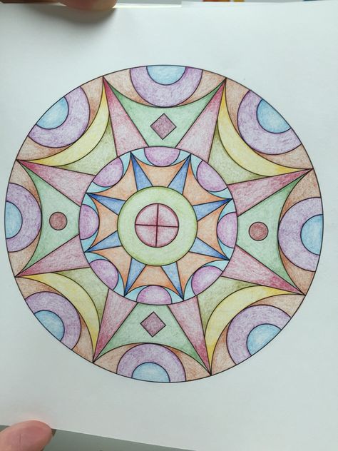 Mistar Ornamen, Geometry Drawing, Cd Diy, Rangoli Border, Simple Rangoli Border Designs, Rangoli Borders, Geometrical Shapes, Geometric Pattern Art, Geometric Quilt