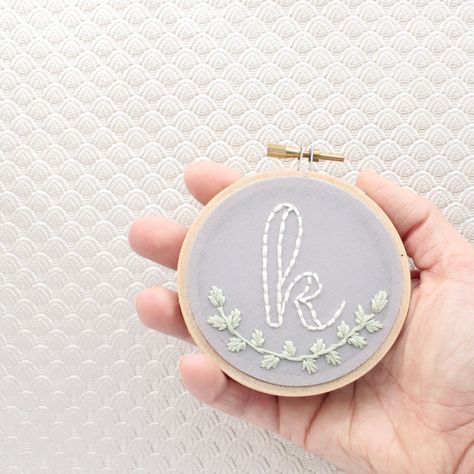 Initials Ornament, Embroidery Stitches Beginner, Letter Decor, Wooden Embroidery Hoops, Embroidered Initials, Embroidery Letters, Embroidered Gifts, Monogram Wreath, Embroidered Monogram