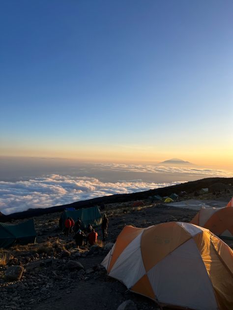 Backpacking Africa, Hiking Kilimanjaro, Climbing Mount Kilimanjaro, Mt Kilimanjaro, Tanzania Aesthetic, Tanzania Travel, Mount Kilimanjaro, Adventure Holiday, Backpacking Travel