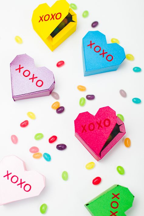 Easy Wedding Diy, Wedding Diys, Heart Favors, Favour Boxes, Geometric Heart, Diy Presents, Easy Cheap, Seasonal Crafts, Valentine Day Crafts