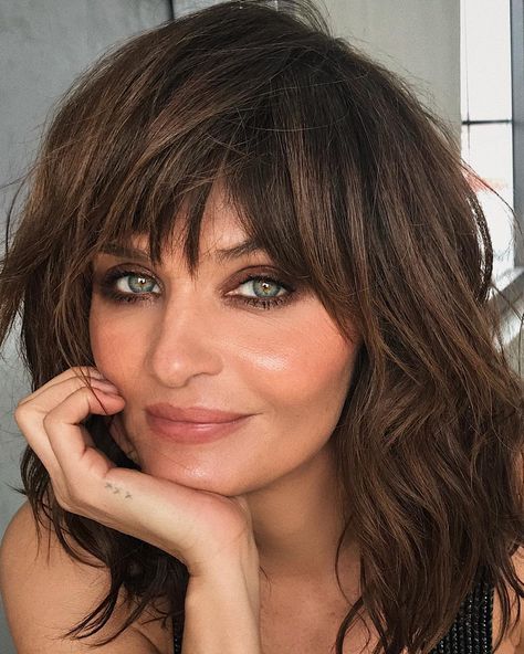 Helena Christensen took to Instagram yesterday to chronicle her new haircut, her forehead of fringe still intact. Helena Christensen, Short Hairstyles For Thick Hair, Hair 2018, Haircut Ideas, Great Hair, Pixie Haircut, Short Hairstyles, Bobs Haircuts, Hairstyles With Bangs