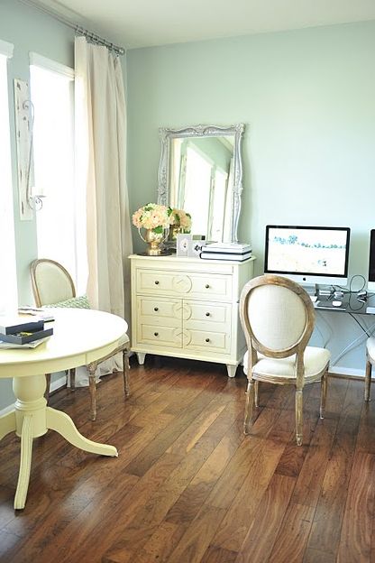 Shabby Chic Office, Mint Green Walls, Big Girl Bedrooms, Green Bedroom, Southern Hospitality, Big Girl Rooms, Green Rooms, Chic Office, Bedroom Colors