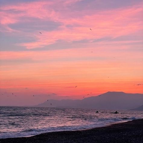 Spotify Cover Love, Sunset Spotify Cover, Sunset Playlist Cover, Sunset Playlist, Playlist Covers Photos, Aesthetic Sunset, Sky Sea, Playlist Covers, Sunset Pictures