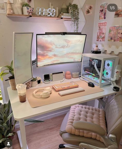 Desk Gaming Setup, Desk Figurines, Bedroom Organization Tips, Retro Keyboard, Aesthetic Desk Decor, Discover Aesthetic, Organization Hacks Bedroom, Diy Wall Decor For Bedroom, Cozy Desk