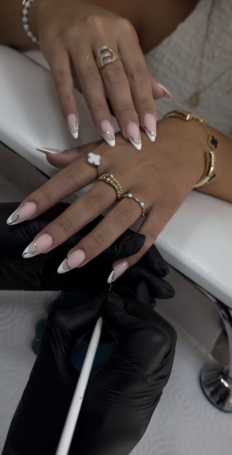 Classy Nail Ideas, Nail Cam, Classy Nail, Elegant Nail, Elegant Nail Art, Elegant Nail Designs, Nail Drawing, Glow Nails, Elegant Nails