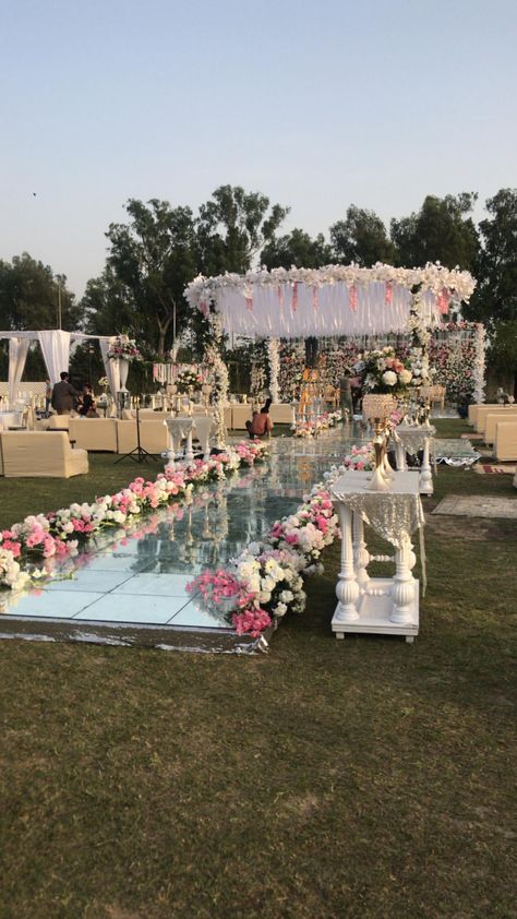 Pakistani Wedding Decor, Outdoor Wedding Decor, Nikah Decor, Night Wedding Decor, Wedding Setup, Pakistan Wedding, Wedding Hall Decorations, Wedding Stage Decor, Wedding Entrance Decor