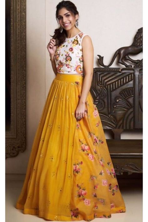 Label Anushree, Long Skirt Top Designs, Long Skirt And Top, Lehenga Saree Design, Wedding Lehenga Designs, Long Skirt Outfits, Long Gown Dress, Half Saree Designs, Indian Gowns Dresses