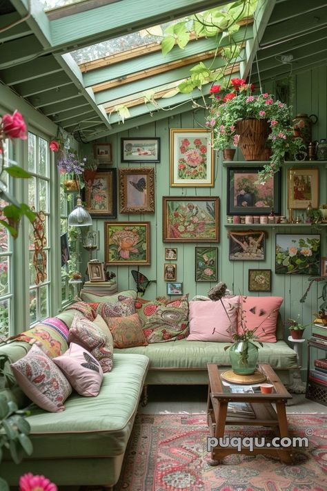 Floral Gallery Wall Ideas, Cozy House Inspiration, Summer House Ideas Interior, Diy Sunroom On A Budget, Colorful Houses Interior, Summerhouse Interiors Ideas, Conservatory Ideas Interior, Garden Room Ideas Interior Design, Unique Living Room Ideas