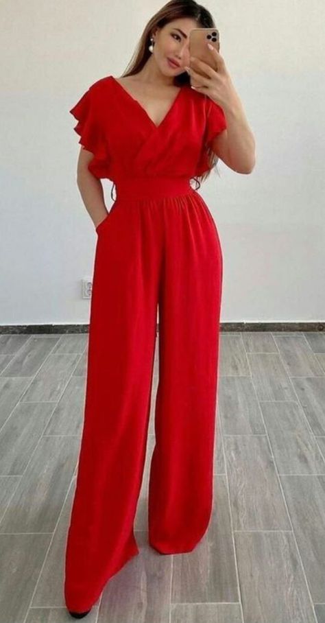 Classy Jumpsuit Outfits, Classy Jumpsuit, Chinese Fashion Street, Shirt Collar Styles, 2piece Outfits, Modesty Outfits, Dinner Dress Classy, Ladies Blouse Designs, Trendy Dress Outfits