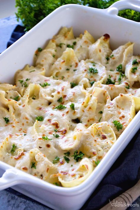 Chicken Alfredo Stuffed Shells + Field Trip to Riverview Dairy Pasta Shells Stuffed, Alfredo Stuffed Shells, Chicken Alfredo Stuffed Shells, Shells Stuffed, Creamy Alfredo Sauce, Jumbo Pasta Shells, Shells Recipe, Pasta Shells, Stuffed Shells Recipe