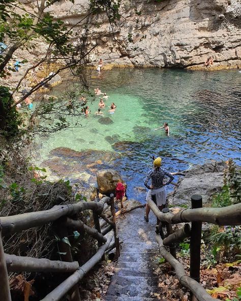 📷 @claudio.paliotti_photo 📍 #Sorrento ⠀ #Buongiorno ragazzi, i Bagni della Regina Giovanna sono una delle spiagge nascoste più intriganti… Sorrento Italia, Summer Trip, Summer 24, Sorrento, Summer Travel, Italy, On Instagram, Instagram