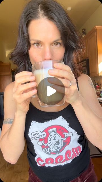 Melanie Sandford on Instagram: "I finally get to do my homework with you guys! I absolutely love holistic nutrition school🙌🏼🎉❤️ so this is called nettle, oat chai and it comes from a book called Body into Balance by Maria Groves. All of the ingredients are available on my Amazon storefront just click under my username. The book is also available there too. I was pleasantly surprised at how good this tasted in fact, I am so excited to continue to make this daily one cup of nettle infused tea has approximately 500 mg of highly bioavailable calcium. That means that the calcium that you’re getting from the nettle is actually being used by the body and absorbed by the body properly. Here’s the recipe I did: 1 teaspoon of nettle, 1 teaspoon oat straw, 1 teaspoon of rolled oats, one pinch lico Nutrition School, Infused Tea, Oat Straw, Natural Cleaning, Day Drinking, Healthy Oils, Holistic Nutrition, Amazon Storefront, Natural Home Remedies