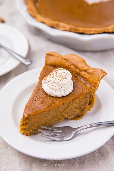 This paleo pumpkin pie is a must have for any Thanksgiving or Christmas table! This recipe is a rich version of the holiday classic dessert, but it's gluten free, grain free, dairy free, and refined sugar free. Made with a cassava flour crust. #paleo #grainfree #pumpkin #healthydessert #thanksgiving Grain Free Pumpkin Pie, Dairy Free Pumpkin Pie, Paleo Pumpkin Pie, Pie Filling Recipes, Pumpkin Pie Recipe, Cake Wraps, Paleo Recipes Dessert, Homemade Pumpkin Pie, Paleo Pumpkin