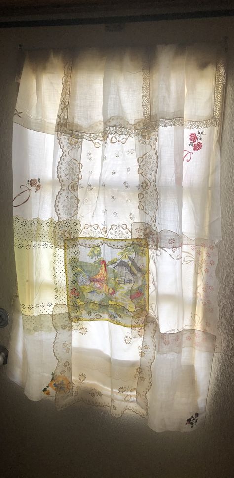 Handkerchief Curtains, Handkerchief Curtain, Hankerchief Display Ideas, Hankie Curtains, Vintage Hankie Curtains, Philadelphia Apartment, Lace Patchwork Curtains, Vintage Cotton Handkerchiefs With Floral Print, Vintage Towels