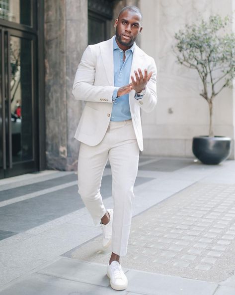 Ivory linen suit with light blue dress shirt.  Credit: @sulsworld Men White Suit, Mens Beach Wedding Suits, Mens Prom Outfit, Beach Wedding Suit, White Blazer Men, Mens Prom, Suit For Man, Blue And White Suit, Mens White Suit