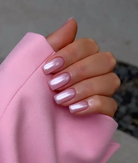 Baby Pink Chrome Nails, Ongles Rose Pastel, Baby Pink Chrome, Chrome Nails Opi, Spring Nails Chrome, Chrome Nail Colors, Chrome Nail Designs, Popular Nail Colors, Chrome Nail Polish