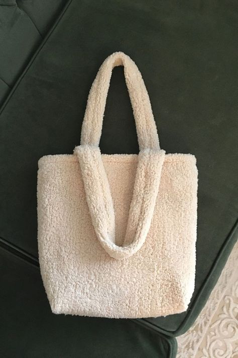 Fluffy Bag Aesthetic, Fluffy Bags, Creative Tote Bag, Fur Bags, Fluffy Bag, Faux Fur Bag, Bag Y2k, Tote Outfit, Diy Bag Designs