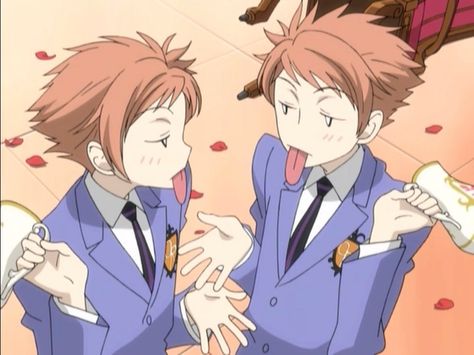 Hitachiin Twins.. when opps could mean we may have started an automatic war... Kaoru Hitachiin, Hikaru Hitachiin, Ouran High School Host Club Funny, Ouran Highschool Host Club, Host Club Anime, Shojo Anime, Ouran Highschool, Ouran Host Club, Ouran High School Host Club