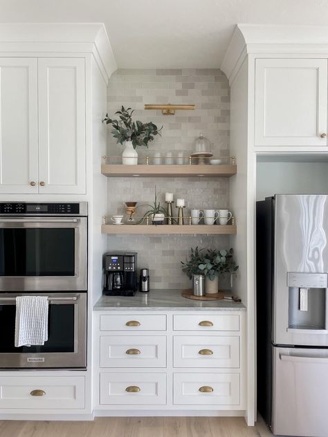 Farmhouse Kitchen Cabinets, Coffee Bar Home, Kitchen Inspiration Design, Dream House Interior, White Cabinets, Dream House Decor, Dream Home Design, Home Decor Kitchen, Interior Design Kitchen