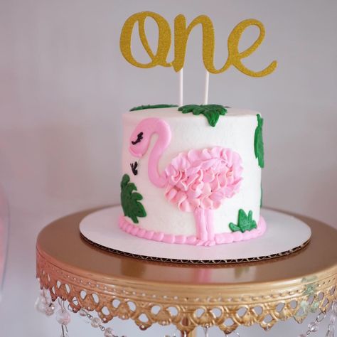 Flamingo Pineapple Birthday Cake, Flamingo Cake Smash, Flamingo One Year Birthday Party, Flamingo Smash Cake First Birthdays, Flamingo 1st Birthday Party Girl, Tropical Smash Cake, Flamingo Smash Cake, Flamingo 1st Birthday Party, Flamingo First Birthday Party