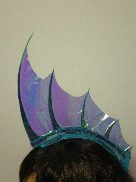 Mer-hawk - Iridescent Blue Fin (hey, @Courtney Baker Baker Skipper , don't you need a new costume? BE A MERMAID OMG) Mermaid Accesories, Carnaval Kids, Musical Makeup, Seahorse Costume, Under The Sea Costumes, Sea Creature Costume, The Little Mermaid Musical, Nemo Costume, Sea Costume